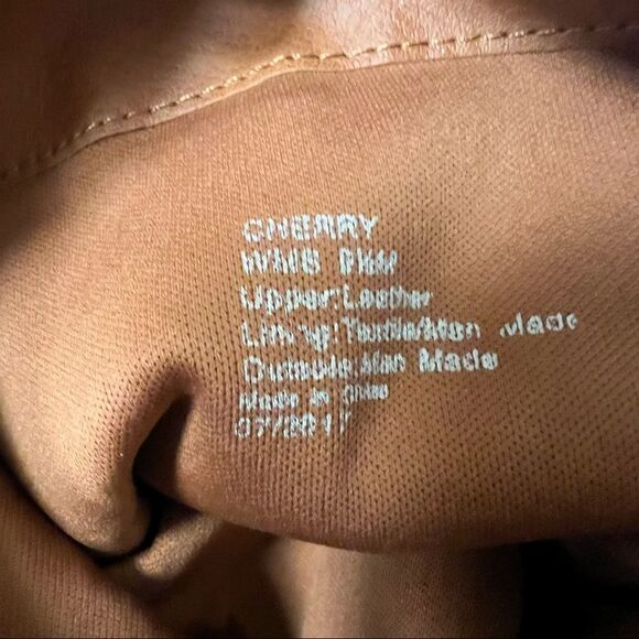 👠Cherry Kenneth Cole Reaction boots.  Size 9.5 - Picture 9 of 9